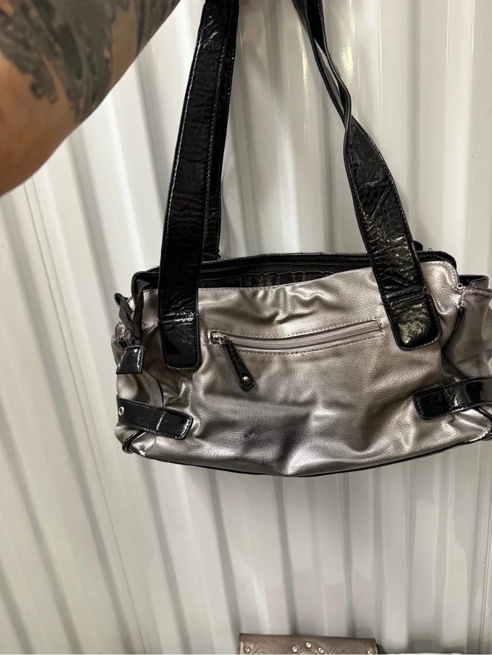 Betty Boop Metallic Silver and Black Shoulder Bag with Embellishments - Picture 2 of 12